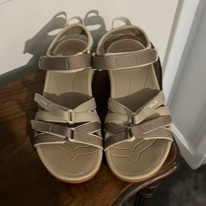 Teva Tirra Sandal. Brand New. Size 8